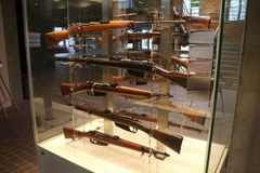 Broń ze Skrytki Bieżanowskiej w Muzeum AK w Krakowie