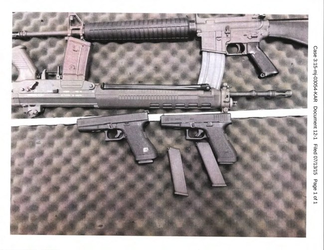 Broń znaleziona w mieszkaniu 23-latka /US ATTORNEY'S OFFICE / HANDOUT /PAP/EPA