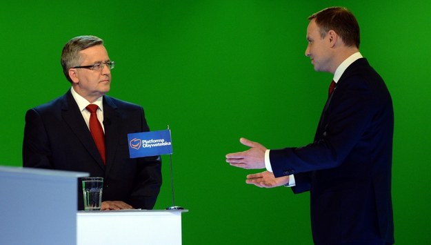 Bronisław Komorowski i Andrzej Duda podczas debaty telewizyjnej w 2015 roku /Jacek Turczyk /PAP