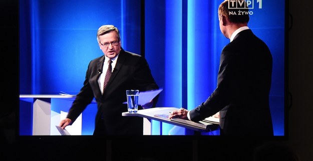 Bronisław Komorowski i Andrzej Duda w studiu TVP podczas debaty /Radek Pietruszka /PAP