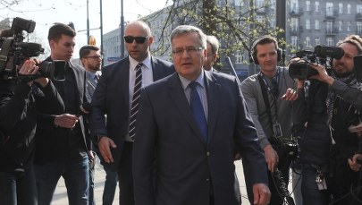 Bronisław Komorowski po przesłuchaniu. "Nie ma wolności bez prawdy o kłamstwie smoleńskim" 