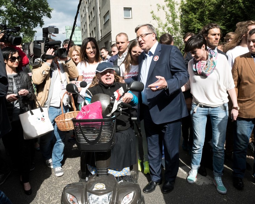 Bronisław Komorowski podczas spaceru /Jacek Domiński /Reporter