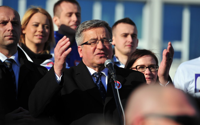 Bronisław Komorowski podczas spotkania z mieszkańcami Koszalina /Marcin Bielecki /PAP