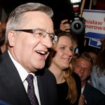 Bronisław Komorowski z córkami na debacie prezydenckiej