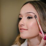 Bronzer robi plamę? Tak odnajdziesz swoją "strefę cienia", która wyszczupli