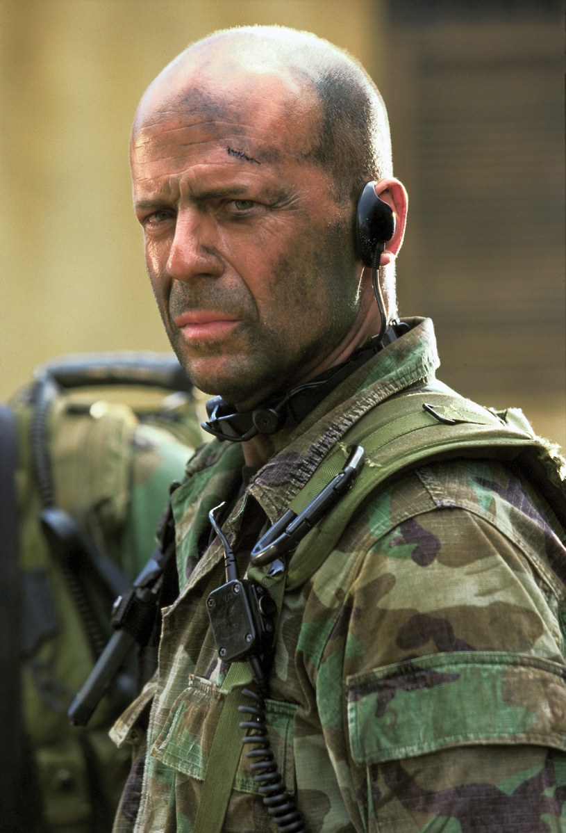 Bruce Willis na planie "Łez słońca" /Bridgeman Images – RDA /Agencja FORUM