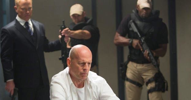 Bruce Willis w filmie "Red 2" /materiały dystrybutora