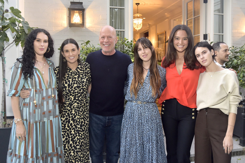 Bruce Willis z córkami oraz byłą i obecną żoną /Stefanie Keenan /Getty Images