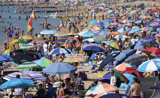 ​"Brudna", "przepełniona", "długie kolejki". To najgorsza plaża w Europie