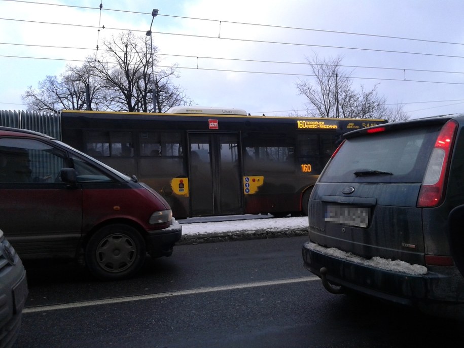 Brudne autobusy na ulicach Warszawy /Przemysław Mzyk /RMF FM