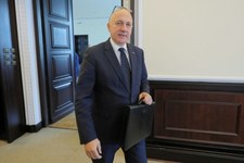Brudziński: Będziecie zarabiali średnio 1100 zł więcej