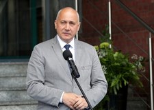 Brudziński o rezygnacji z przymusowego przyjmowania uchodźców