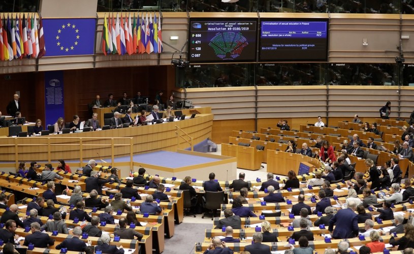Bruksela, głosowanie w sprawie rezolucji krytykującej Polskę za projekt ustawy dotyczący edukacji seksualnej /PAP/EPA/OLIVIER HOSLET /EPA