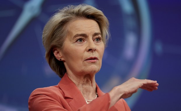 Bruksela ostrzegła Warszawę. Chodzi o obniżenie VAT na paliwo