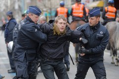 Bruksela: Policja zatrzymała kilkunastu uczestników demonstracji