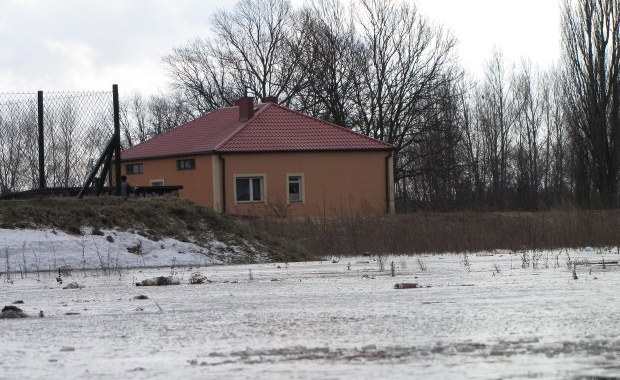 Bruksela wszczyna postępowanie przeciw Polsce, Tusk bagatelizuje sprawę