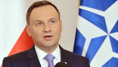 Brukselski portal: Duda inicjuje działania wojenne