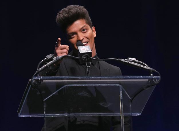 Bruno Mars podczas konferencji zapowiadającej Super Bowl (fot. Larry Busacca) /Getty Images/Flash Press Media