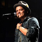 Bruno Mars śpiewa "California Gurls". Posłuchaj!