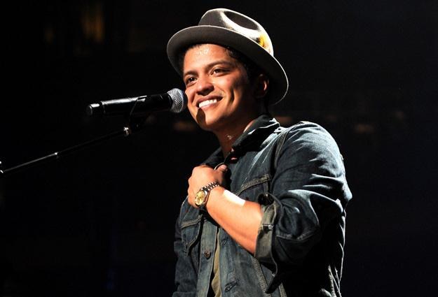 Bruno Mars świetnie radzi sobie na listach przebojów - fot. Bryan Bedder /Getty Images/Flash Press Media