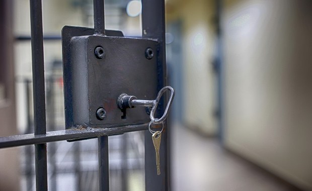 Brutalna zbrodnia w Surażu. Oskarżony nie przyznaje się do winy