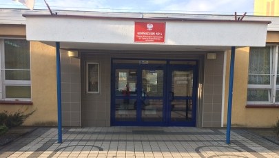 Brutalnie pobili 14-latka w szkole. Jeden z nastolatków trafi do schroniska dla nieletnich