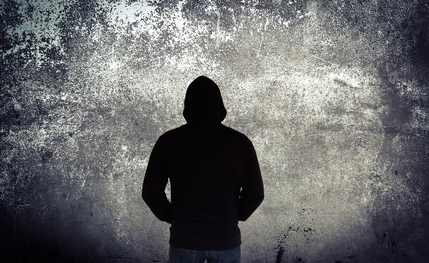 Brutalnie zamordował macochę. Młodociany zabójca z Chełma na wolności