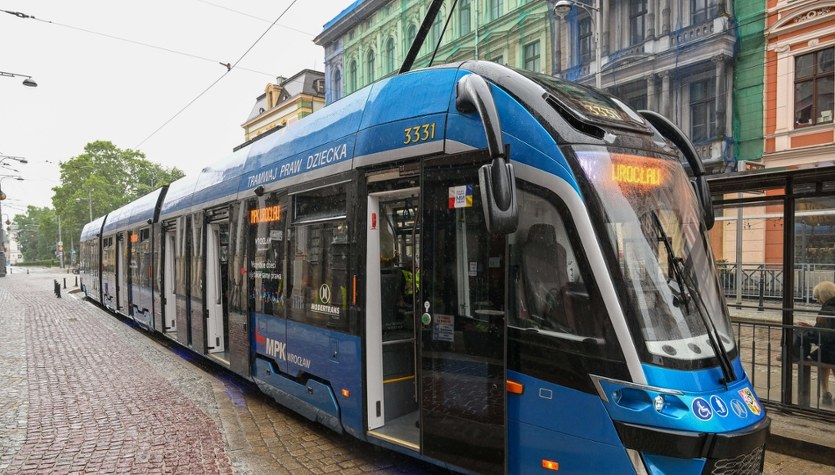 Brutalny atak na kontrolerkę biletów we Wrocławiu. Kobieta jest w szpitalu