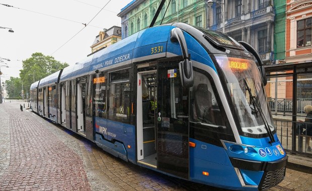 Brutalny atak na kontrolerkę biletów we Wrocławiu. Kobieta jest w szpitalu