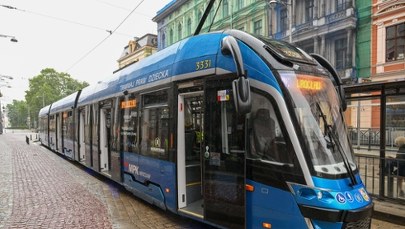 Brutalny atak na kontrolerkę biletów we Wrocławiu. Kobieta jest w szpitalu