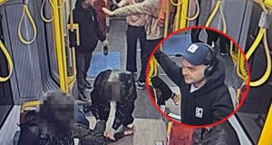 Brutalny atak w warszawskim tramwaju. Policja publikuje wizerunek napastnika