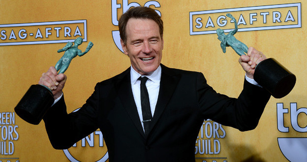 Bryan Cranston z nagrodą za "Wybitny występ aktora w serialu dramatycznym" /Ethan Miller /Getty Images