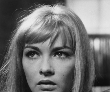 Brylską wypatrzył asystent reżysera na imprezie w klubie Hybrydy. "Aktorka w tej roli miała być bardziej rozebrana niż ubrana. Nie każdą kobietę można pokazywać nago. Musi być młoda, harmonijnie zbudowana" - takie były wymagania reżysera. Barbara Brylska wygrała casting.

Na zdjęciu: Barbara Brylska w "Faraonie"

Aura seksapilu, która towarzyszyła jej kreacjom, była dla Barbary Brylskiej przekleństwem. Okazało się, że polscy reżyserzy doceniają jej urodę, lecz nie aktorskie umiejętności. Sama Brylska też zaistniała w powszechnej świadomości głównie dzięki eksponującym jej fizyczność rolom w "Faraonie" czy "Anatomii miłości".