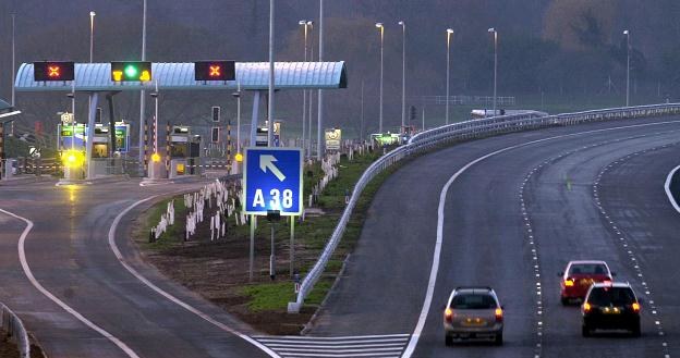 Brytyjczycy nie są przyzwyczajeni do płacenia za drogi /AFP