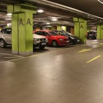 Brytyjczycy ostrzegają - parkingi mogą nie wytrzymać masy nowoczesnych aut