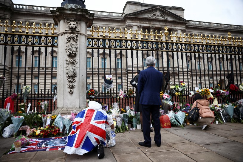 Brytyjczycy są zrozpaczeni śmiercią królowej Elżbiety II /Agencja FORUM