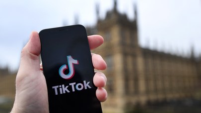 Brytyjscy ministrowie usuwają Tik-Toka ze służbowych telefonów