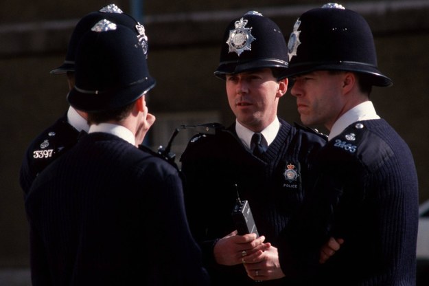Brytyjscy policjanci tzw. Bobbies /Dieterich, W./Arco Images GmbH/dpa /PAP/EPA