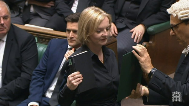 Brytyjska premier Liz Truss składa przysięgę królowi /UK PARLIAMENTARY RECORDING UNIT/HANDOUT /PAP/EPA