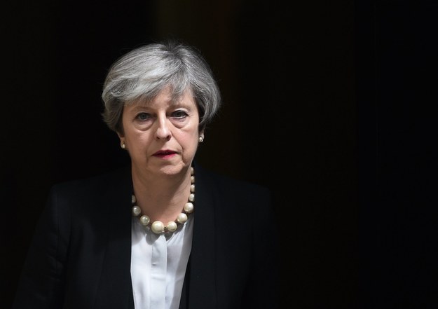 Brytyjska premier Theresa May podczas wydawania oświadczenia po nadzwyczajnym posiedzeniu zespołu COBRA /FACUNDO ARRIZABALAGA /PAP