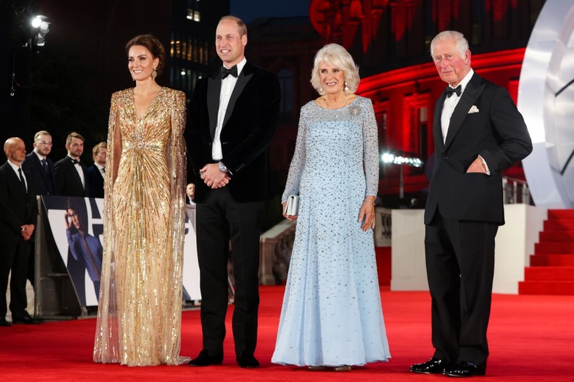 Brytyjska rodzina królewska na premierze "Bonda" /Chris Jackson / Staff  /Getty Images