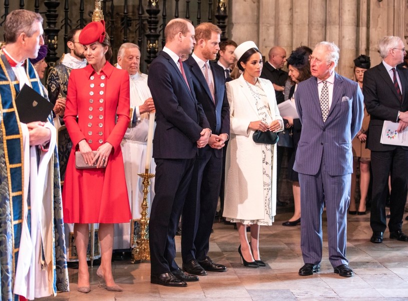 Brytyjska rodzina królewska podczas oficjalnych spotkań umiejętnie skrywa wewnętrzne relacje /Getty Images