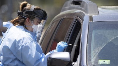 Brytyjski epidemiolog: Restrykcje o tydzień wcześniejsze ograniczyłyby zgony o połowę