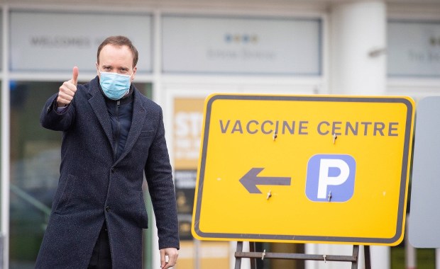 Brytyjski minister nie wie, czy wakacje będą możliwe, ale sam już zarezerwował pobyt