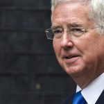 Brytyjski minister obrony podał się do dymisji. W tle incydent sprzed 15 lat