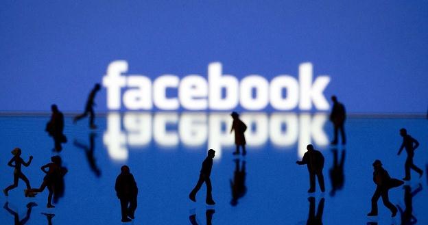 Brytyjski rząd będzie śledzić obywateli na Facebooku! /AFP
