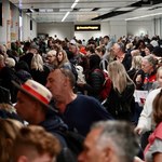Brytyjski rząd do linii lotniczych: Nie sprzedawajcie tyle biletów