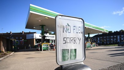 Brytyjski rząd: Kryzys paliwowy jest pod kontrolą. Media: Nadal są problemy