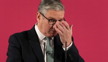 Brytyjski rząd się sypie, Starmer straci władzę? Są już nazwiska następców