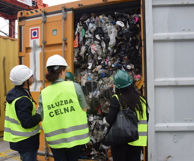Brytyjskie firmy objęte śledztwem w sprawie eksportu śmieci do Polski